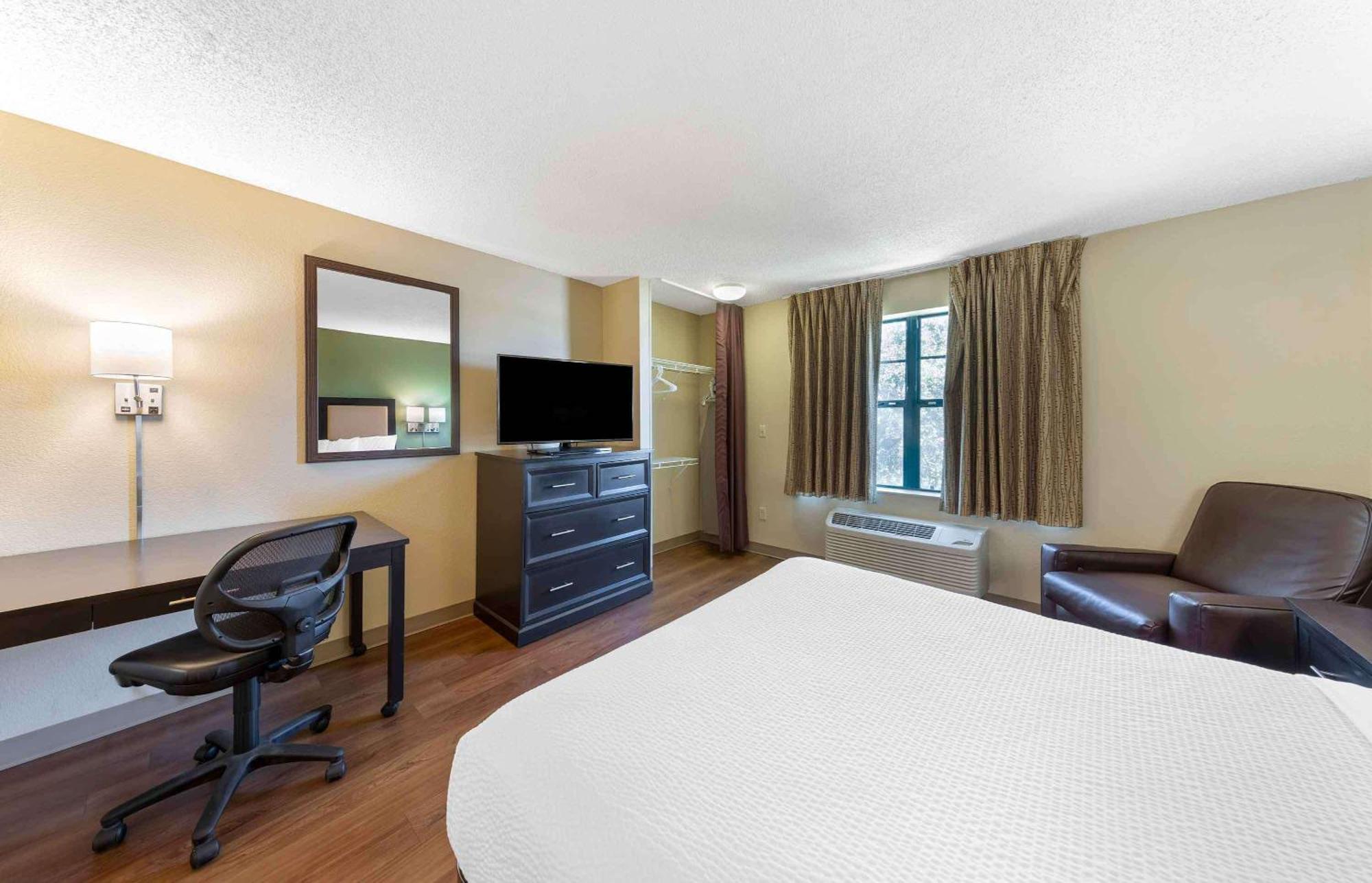 Extended America - Cleveland - Airport - Hotel